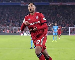 Bayern extend Gnabry's contract as part of squad overhaul
