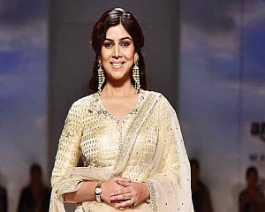 Biased towards TV but enjoy digital: Sakshi Tanwar