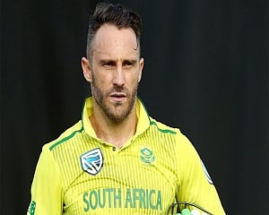 Can't let the junior players suffer from self-pity, says Du Plessis