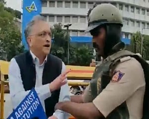 Centre scared of historian, says Mamata on detention of Ramchandra Guha