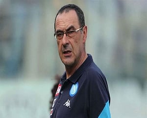 Chelsea boss Sarri close to Juventus switch