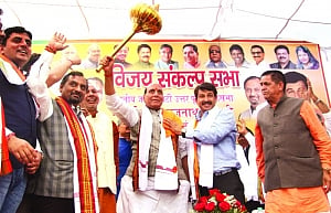 Chowkidar pure hai, dobara PM banna sure hai: Rajnath