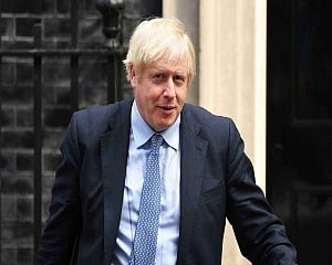 Christmas repeats: UK PM copies 'Love Actually' spoof
