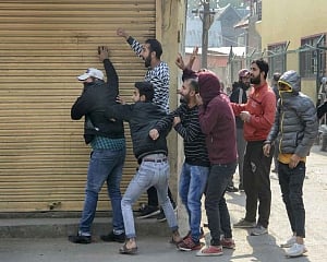 Clashes, shutdown as EU MPs reach Kashmir to assess ground situation