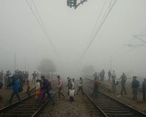 Cold, foggy morning in Delhi; 14 trains delayed