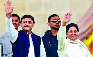 Cong ready to go solo as SP-BSP deal today