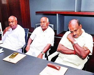 Cong rushes 2 leaders to stem Karnataka coalition discontent