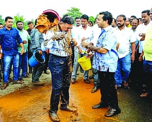 Congress MLA held  for mud attack on highway engineer