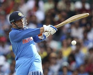 Dhoni becomes fifth Indian to breach 10k-run mark in ODIs