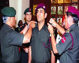 Dhoni to guard military posts in Kashmir