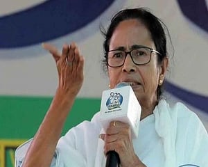 Doctors' strike: Kolkata Mayor's daughter 'ashamed' at Mamata's inaction