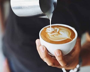 Drinking coffee improves sports performance: Study