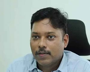 Dy commissioner in K'taka quits, says building blocks of democracy compromised