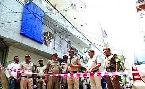 Elderly couple, help found killed in S Delhi apartment