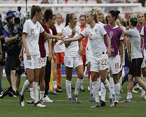 England edge out old rivals as Japan get set for World Cup bow
