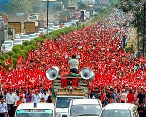 Farmers' march to Mumbai suspended after talks with Maha govt
