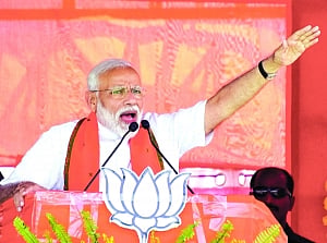 Farzi dosti of bua, babua will fall apart after May 23: Modi