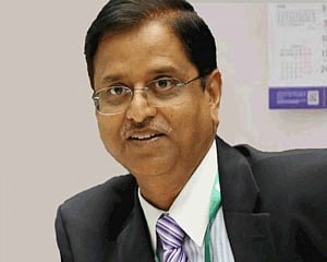 Finance Secretary Garg seeks VRS after being shifted to Power Ministry
