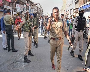 Seven injured in grenade attack in Srinagar