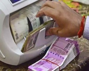FPIs remain net buyers for 5th month in a row, pump Rs 10,384 cr in June