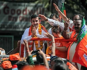 Gambhir says possess only one voter ID; hits back at AAP