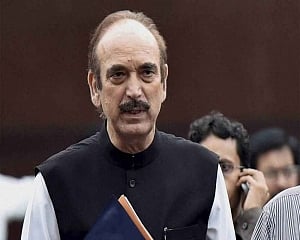 Ghulam Nabi Azad stopped at Srinagar airport, being sent back: Cong leaders