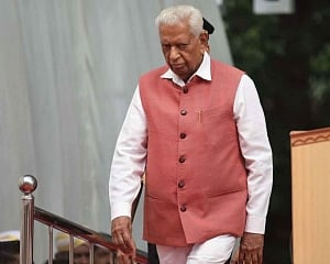 Governor sets 2nd deadline to Kumaraswamy to prove majority