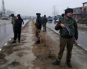 Govt announces free air travel for paramilitary forces to Kashmir