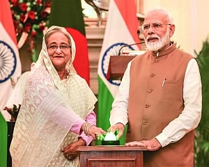 Hasina raises NRC, Rohingya with PM; 7 agreements inked