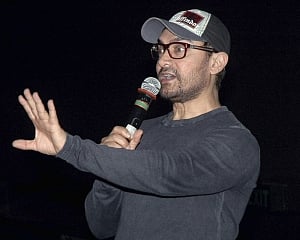 Have to look lean and slim for my next film: Aamir