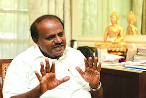 HDK threatens to quit over barbs, Cong placates CM