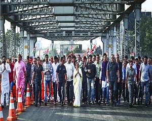 Home Minister’s job is to douse  fire not ignite it: Mamata to Shah