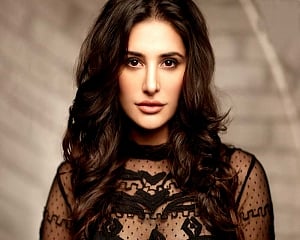 I'm supposed to wear glasses but I never do: Nargis Fakhri