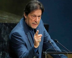 Imran Khan asks international community to press India to lift Kashmir restrictions