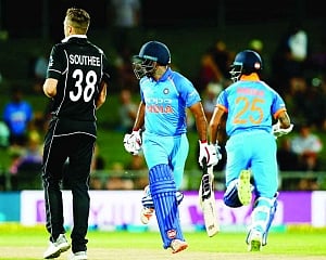 In-form India look to extend lead