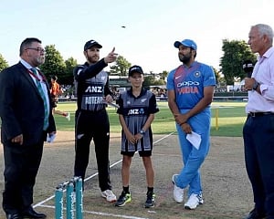 India win toss, opt to bowl in 3rd T20I against NZ