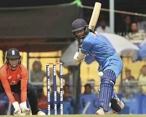 India women lose 2nd T20 to England; concede series