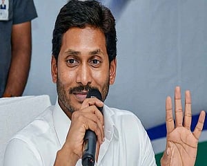 Jagan Mohan Reddy invites TDP chief for swearing-in