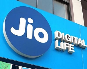 Jio announces new tariff plans for JioPhone users
