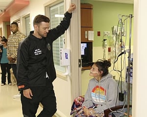 Justin Timberlake surprises cancer patients