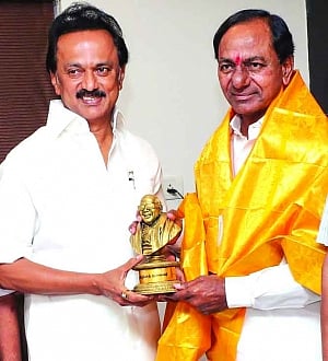 KCR’s Federal Front odyssey halts at Stalin