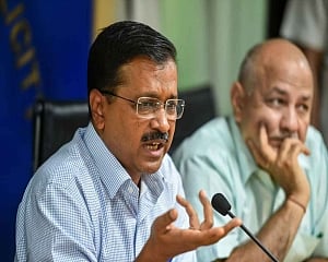 Kejriwal rakes up Delhi statehood issue at NITI Aayog meeting