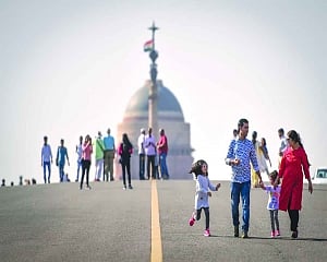 Kejriwal sees link between farm fires, spike in toxic air