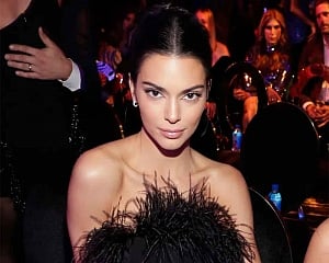 Kendall Jenner mocks sister Kylie's inflated lips