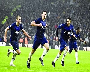 Kevin flies at Emirates