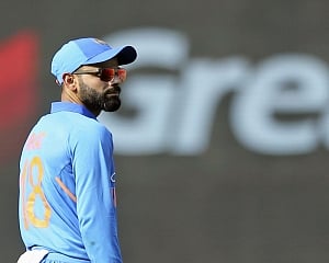Kohli wins toss, elects to bowl in 3rd ODI against Australia