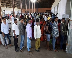 LS polls: 52.07 pc voter turnout till 5 pm in Maharashtra