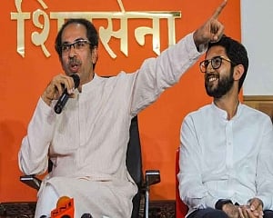 Sena-NCP-Cong plea in SC seeks quashing of Guv's decision to swear-in Fadnavis as CM; hearing on Sunday