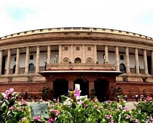 Man detained while trying to enter Parliament with knife