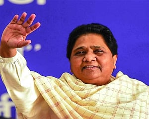 Maya dares Cong to fight all 80 seats in UP